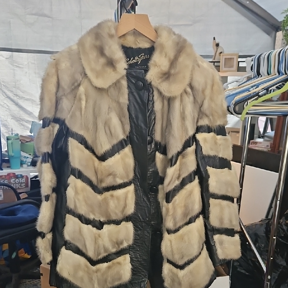 Vintage-style Mink Fur Trim Coat - Beige and Black Leather